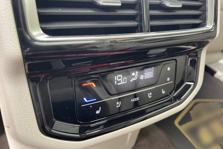 Used Volkswagen Viloran 2022 380TSI Prestige Edition Interior 2