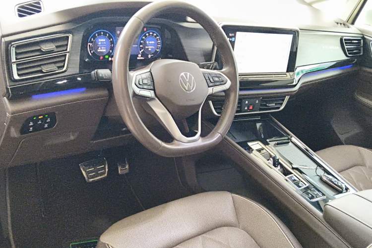 Used Volkswagen Viloran 2022 380TSI Prestige Edition Interior 2