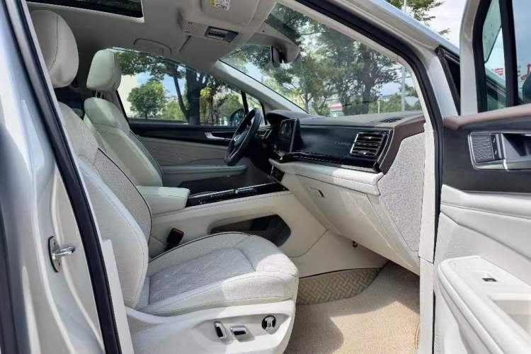 Used Volkswagen Viloran 2022 380TSI Prestige Edition Interior 3
