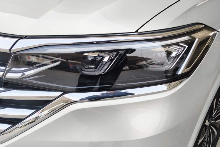 Used Volkswagen Viloran 2022 380TSI Prestige Edition Left Front Headlight