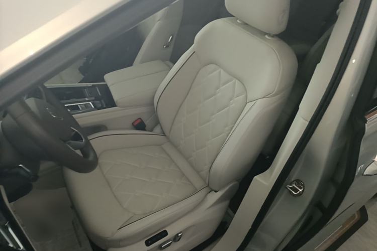 Used Volkswagen Viloran 2022 380TSI Prestige Edition Left Front Seat