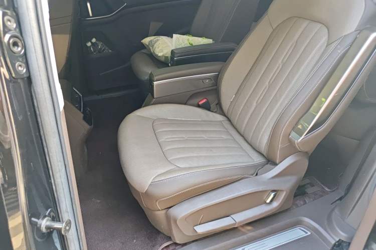 Used Volkswagen Viloran 2022 380TSI Luxury Edition Left Rear Seat