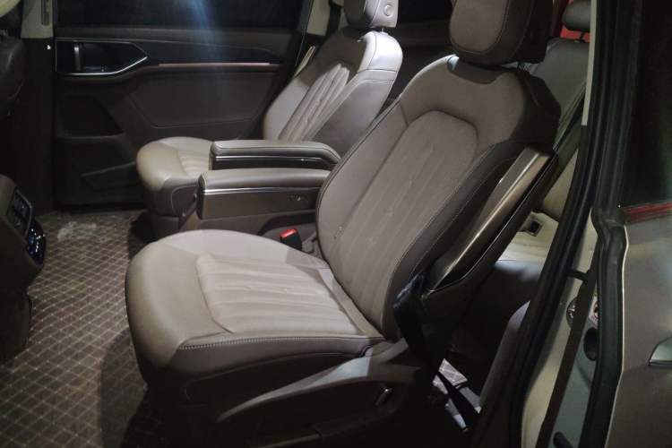 Used Volkswagen Viloran 2022 380TSI Luxury Edition Left Rear Seat