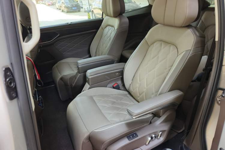 Used Volkswagen Viloran 2022 380TSI Prestige Edition Left Rear Seat