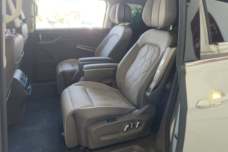 Used Volkswagen Viloran 2022 380TSI Prestige Edition Left Rear Seat