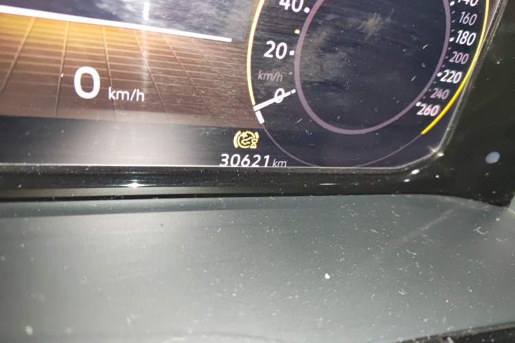 Used Volkswagen Viloran 2022 330TSI Luxury Edition Odometer Close Up