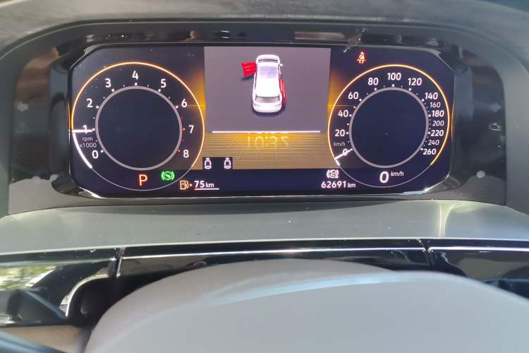 Used Volkswagen Viloran 2022 330TSI Luxury Edition Odometer Close Up