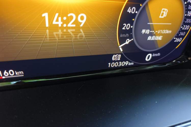 Used Volkswagen Viloran 2022 380TSI Prestige Edition Odometer Close Up