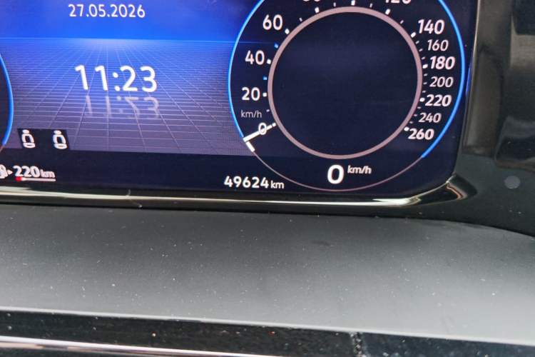 Used Volkswagen Viloran 2022 380TSI Prestige Edition Odometer Close Up