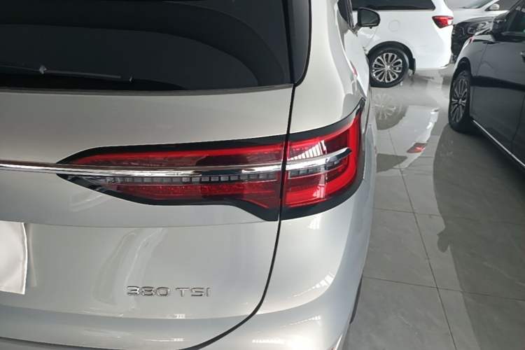 Used Volkswagen Viloran 2022 380TSI Prestige Edition Right Rear Taillight