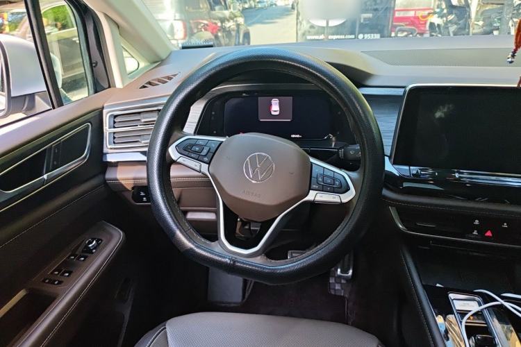 Used Volkswagen Viloran 2022 380TSI Luxury Edition Steering Wheel