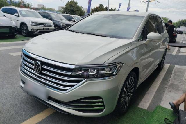 Volkswagen Viloran 2022 380TSI Prestige Edition مستعملة