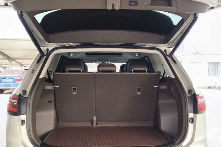 Used Volkswagen Viloran 2022 380TSI Prestige Edition Trunk