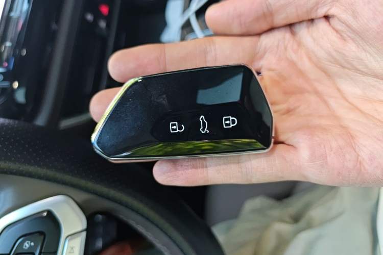 Used Volkswagen Viloran 2022 380TSI Luxury Edition Vehicle Key