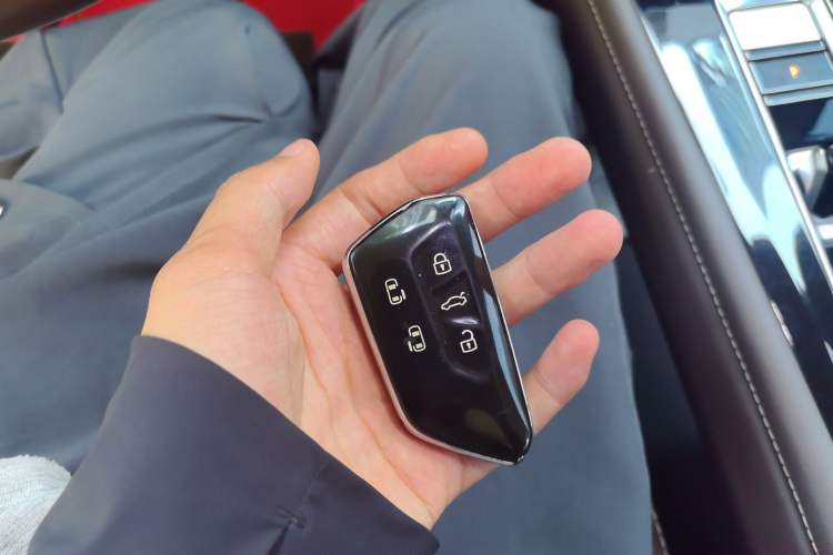 Used Volkswagen Viloran 2022 330TSI Luxury Edition Vehicle Key