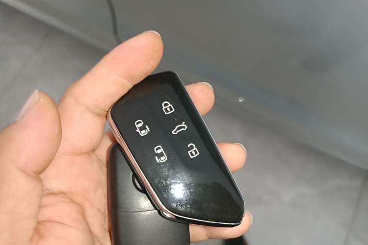 Used Volkswagen Viloran 2022 380TSI Prestige Edition Vehicle Key