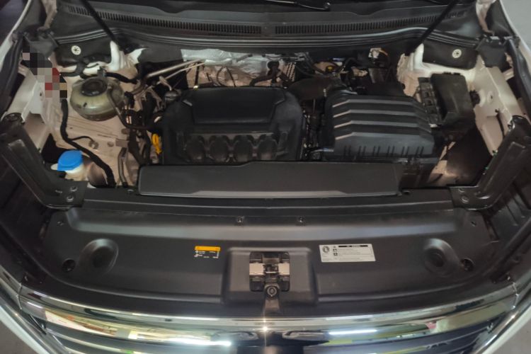 Used Volkswagen Viloran 2022 330TSI Luxury Edition Engine Bay