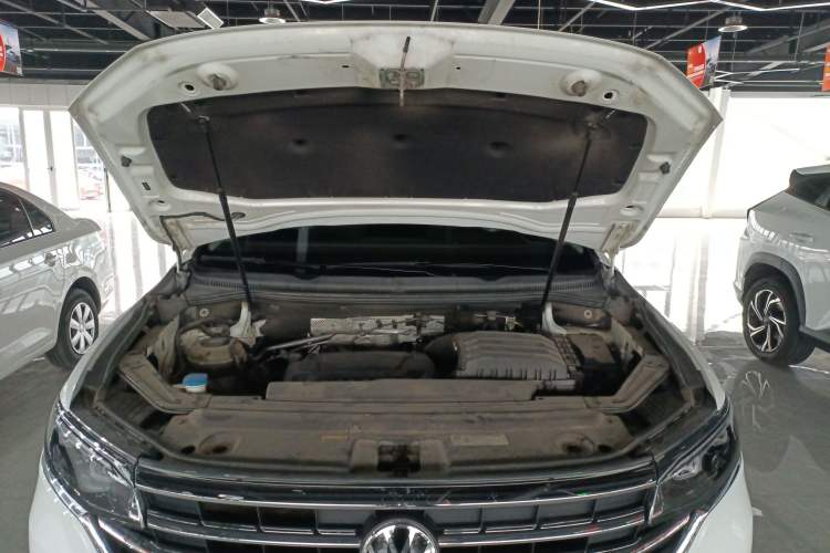Used Volkswagen Viloran 2022 380TSI Prestige Edition Engine Bay
