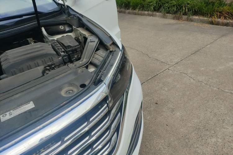 Used Volkswagen Viloran 2022 380TSI Prestige Edition Engine Bay Left