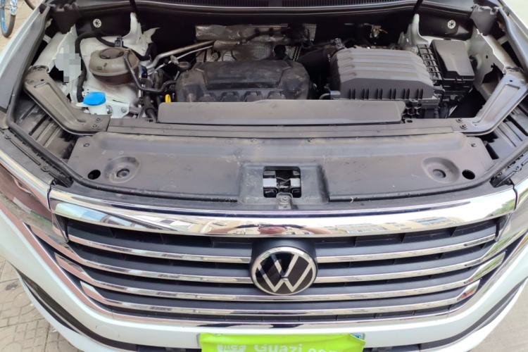 Used Volkswagen Viloran 2022 330TSI Luxury Edition Engine Bay
