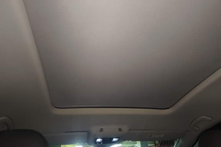 Used Volkswagen Viloran 2022 330TSI Luxury Edition Headliner