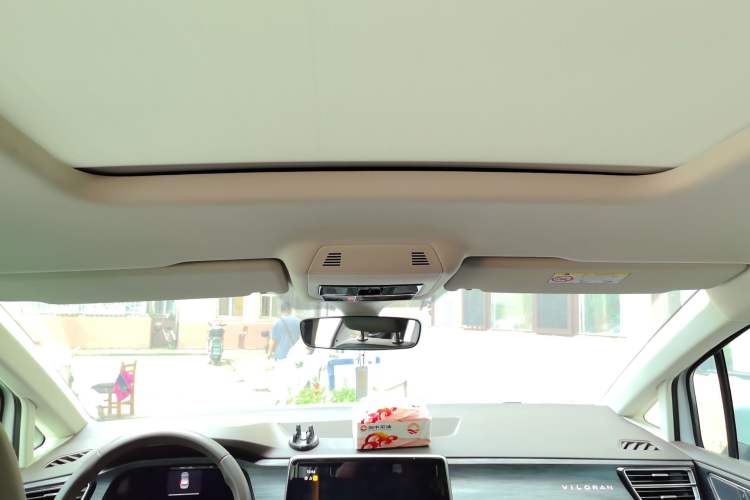 Used Volkswagen Viloran 2022 330TSI Luxury Edition Headliner
