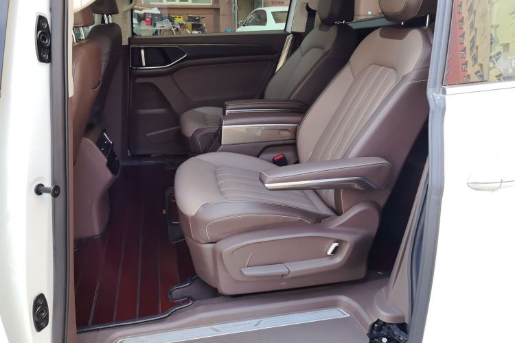 Used Volkswagen Viloran 2022 330TSI Luxury Edition Left Rear Seat