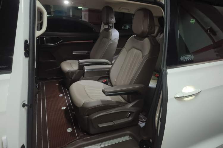 Used Volkswagen Viloran 2022 330TSI Luxury Edition Left Rear Seat
