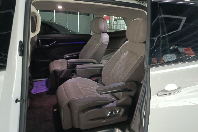 Used Volkswagen Viloran 2022 380TSI Prestige Edition Left Rear Seat