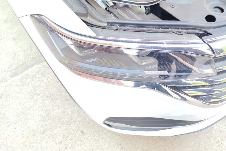 Used Volkswagen Viloran 2022 330TSI Luxury Edition Right Front Headlight