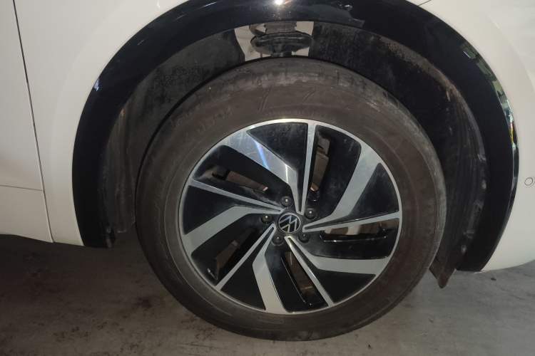 Used Volkswagen Viloran 2022 330TSI Luxury Edition Right Front Wheel Hub