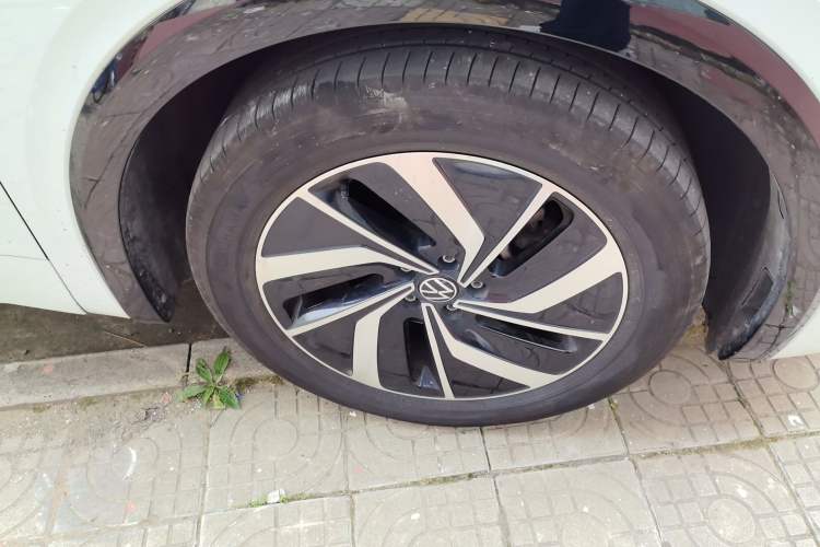 Used Volkswagen Viloran 2022 330TSI Luxury Edition Right Front Wheel Hub