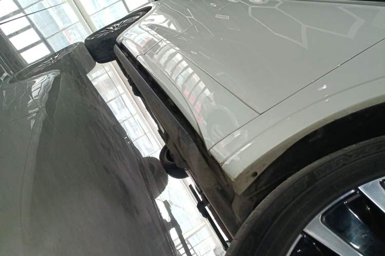 Used Volkswagen Viloran 2022 380TSI Prestige Edition Right Side Sill