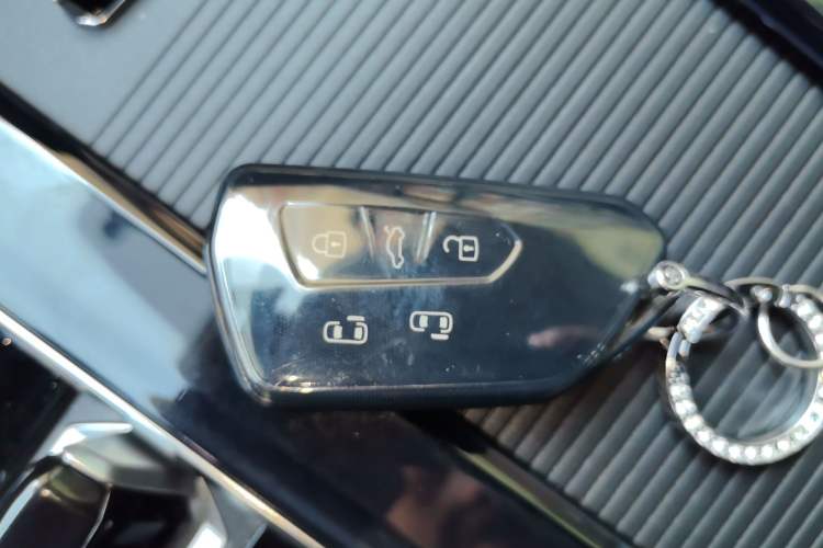 Used Volkswagen Viloran 2022 330TSI Luxury Edition Vehicle Key