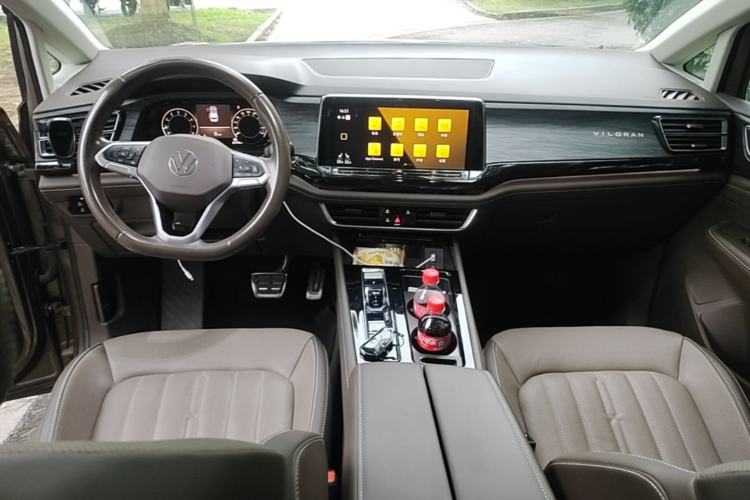 Used Volkswagen Viloran 2022 380TSI Luxury Edition Center Console