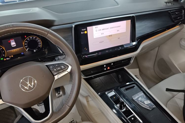 Used Volkswagen Viloran 2022 380TSI Prestige Edition Center Console
