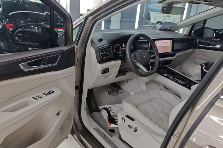 Used Volkswagen Viloran 2022 380TSI Prestige Edition Driver Seat