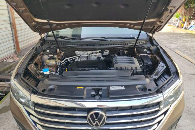 Used Volkswagen Viloran 2022 380TSI Luxury Edition Engine Bay
