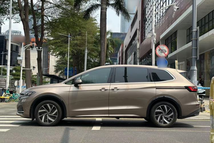 Used Volkswagen Viloran 2022 380TSI Luxury Edition Exterior 3