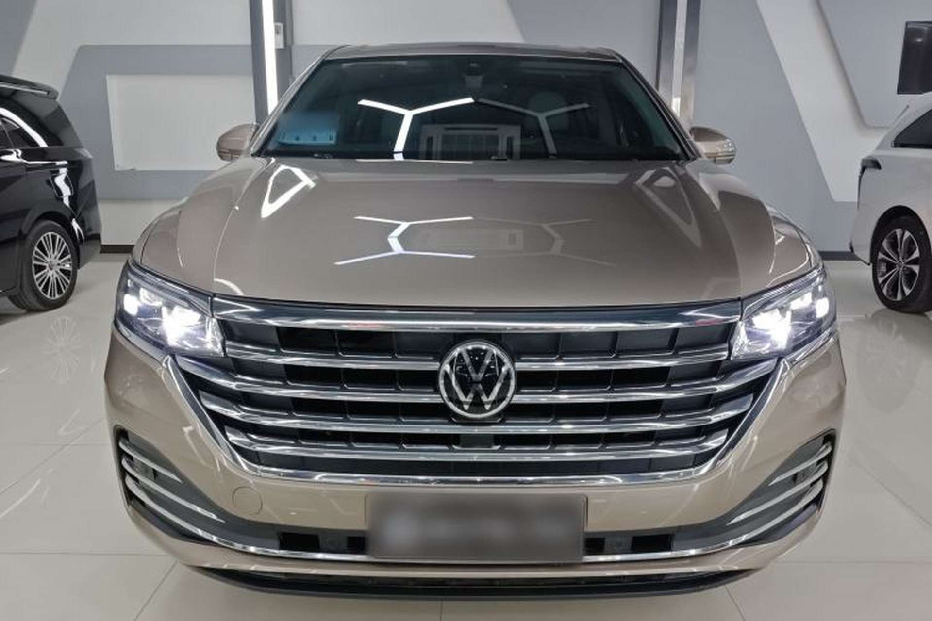 Used Volkswagen Viloran 2022 380TSI Prestige Edition Front