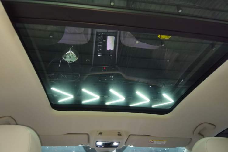 Used Volkswagen Viloran 2022 380TSI Prestige Edition Headliner