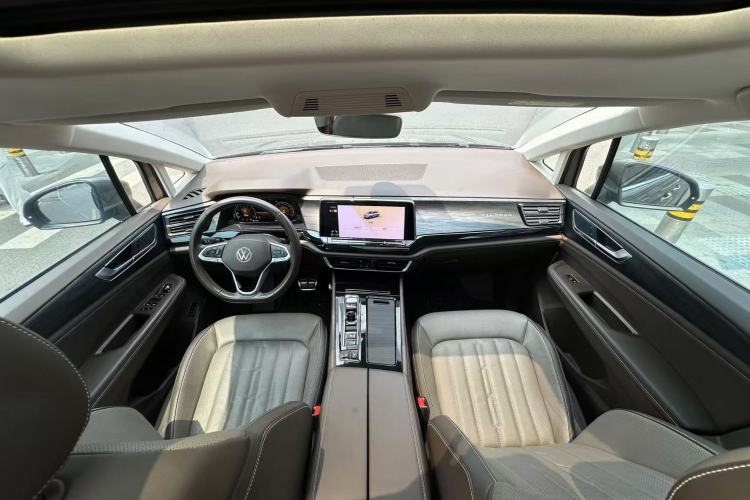 Used Volkswagen Viloran 2022 380TSI Luxury Edition Interior 1