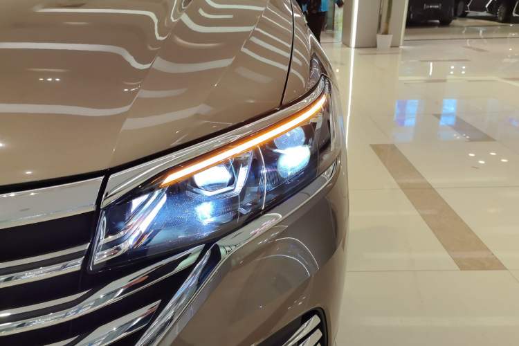 Used Volkswagen Viloran 2022 380TSI Prestige Edition Left Front Headlight