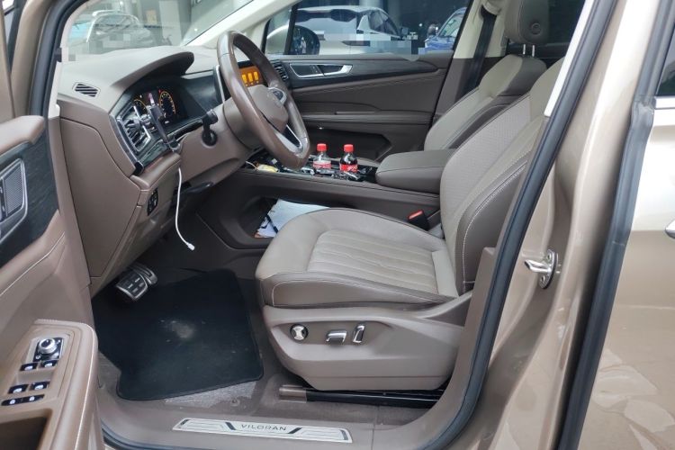 Used Volkswagen Viloran 2022 380TSI Luxury Edition Left Front Seat