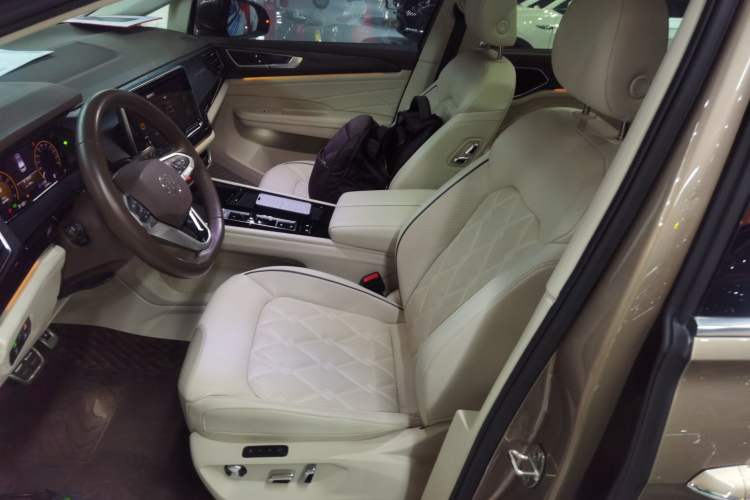 Used Volkswagen Viloran 2022 380TSI Prestige Edition Left Front Seat