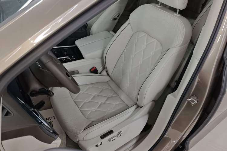 Used Volkswagen Viloran 2022 380TSI Prestige Edition Left Front Seat