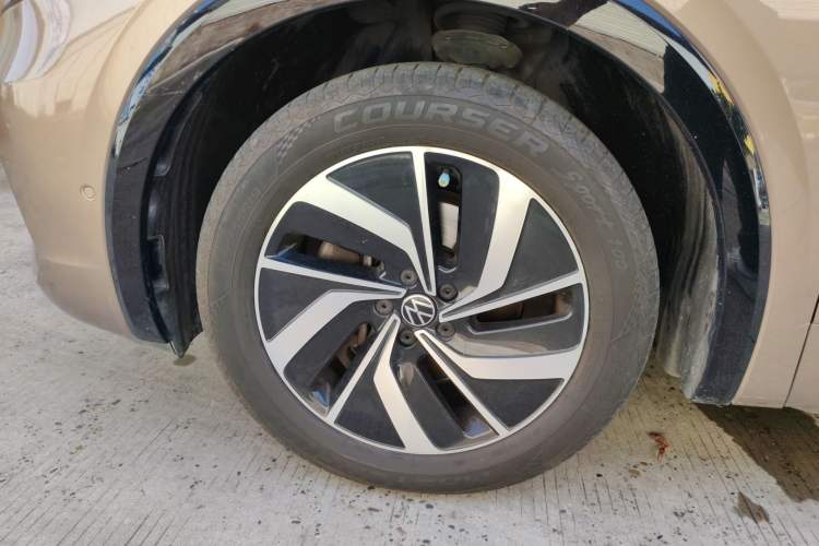Used Volkswagen Viloran 2022 380TSI Luxury Edition Left Front Wheel Hub