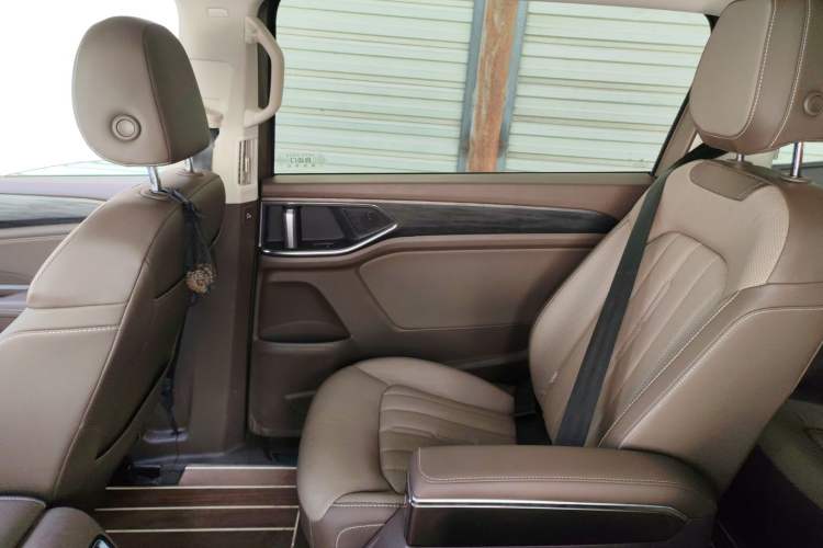Used Volkswagen Viloran 2022 380TSI Luxury Edition Left Rear Door Interior
