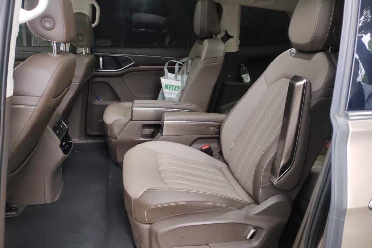 Used Volkswagen Viloran 2022 380TSI Luxury Edition Left Rear Seat