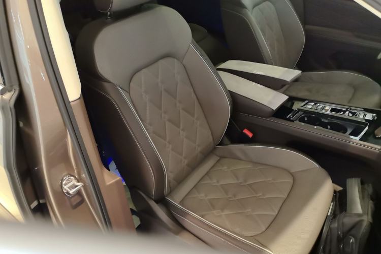 Used Volkswagen Viloran 2022 380TSI Prestige Edition Right Front Seat